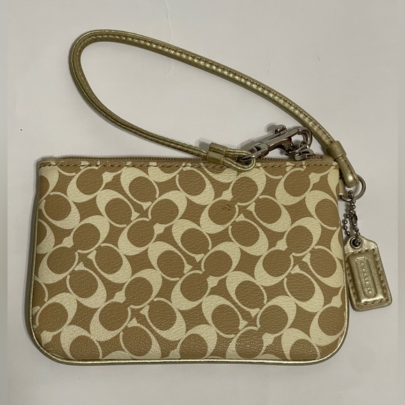 Coach wristlet small size - Picture 3 of 3